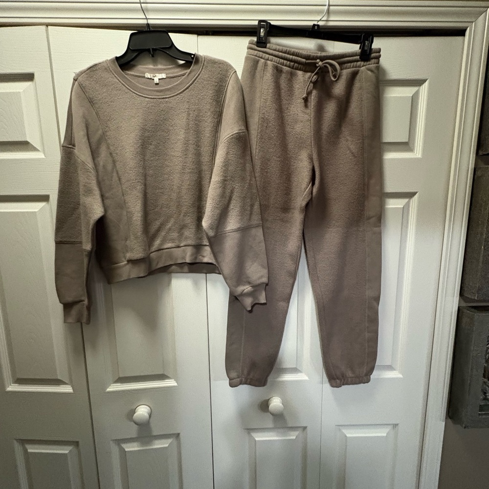 Z supply jogging outfit